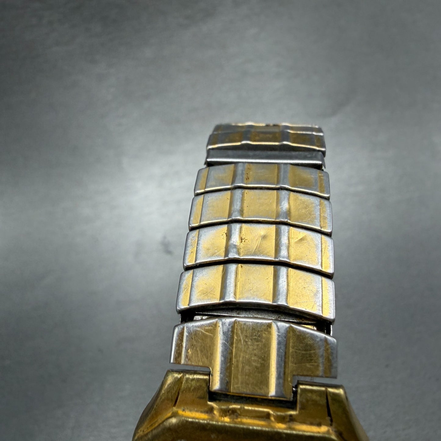 Seiko Pulsar Tank Watch Men 27mm Champagne Dial Gold Tone Date V732-X165 New Bat4