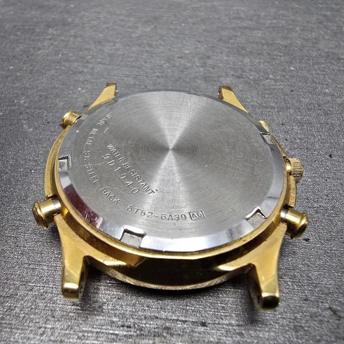 Seiko World Time Watch Men 37mm Black Dial Gold Tone Alarm Date 5T52-6A39 PARTS711