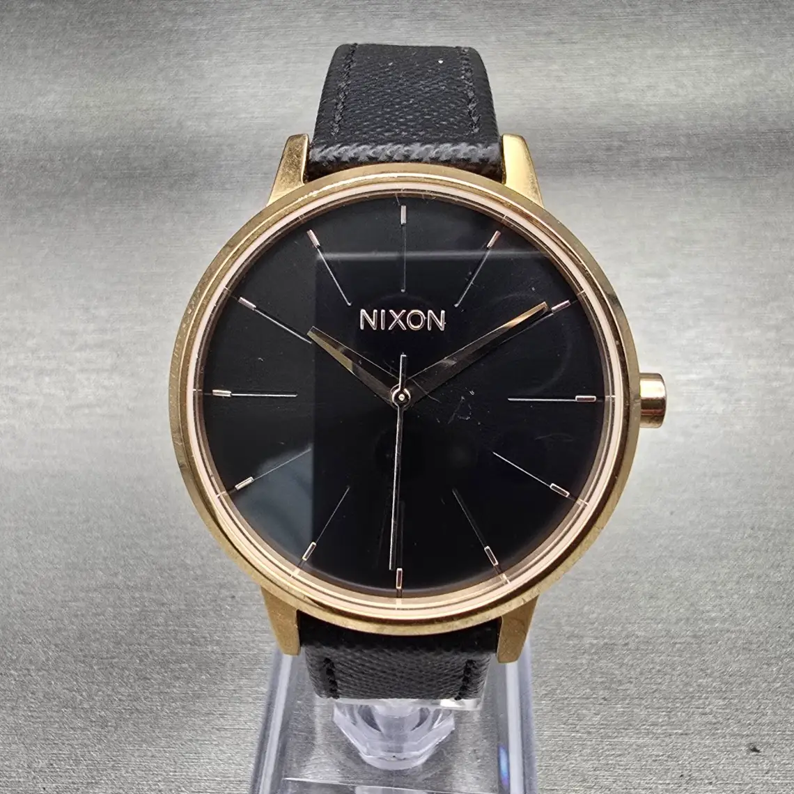 Nixon The Kensington Watch Men 37mm Black Dial Gold Tone Round New Battery0