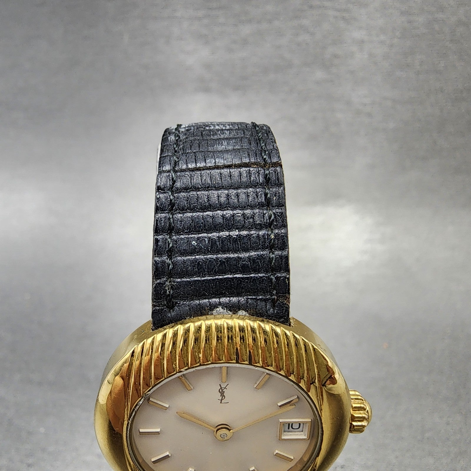 Yves Saint Laurent Watch Women 28mm Cream Dial Gold Tone Date Round New Battery4