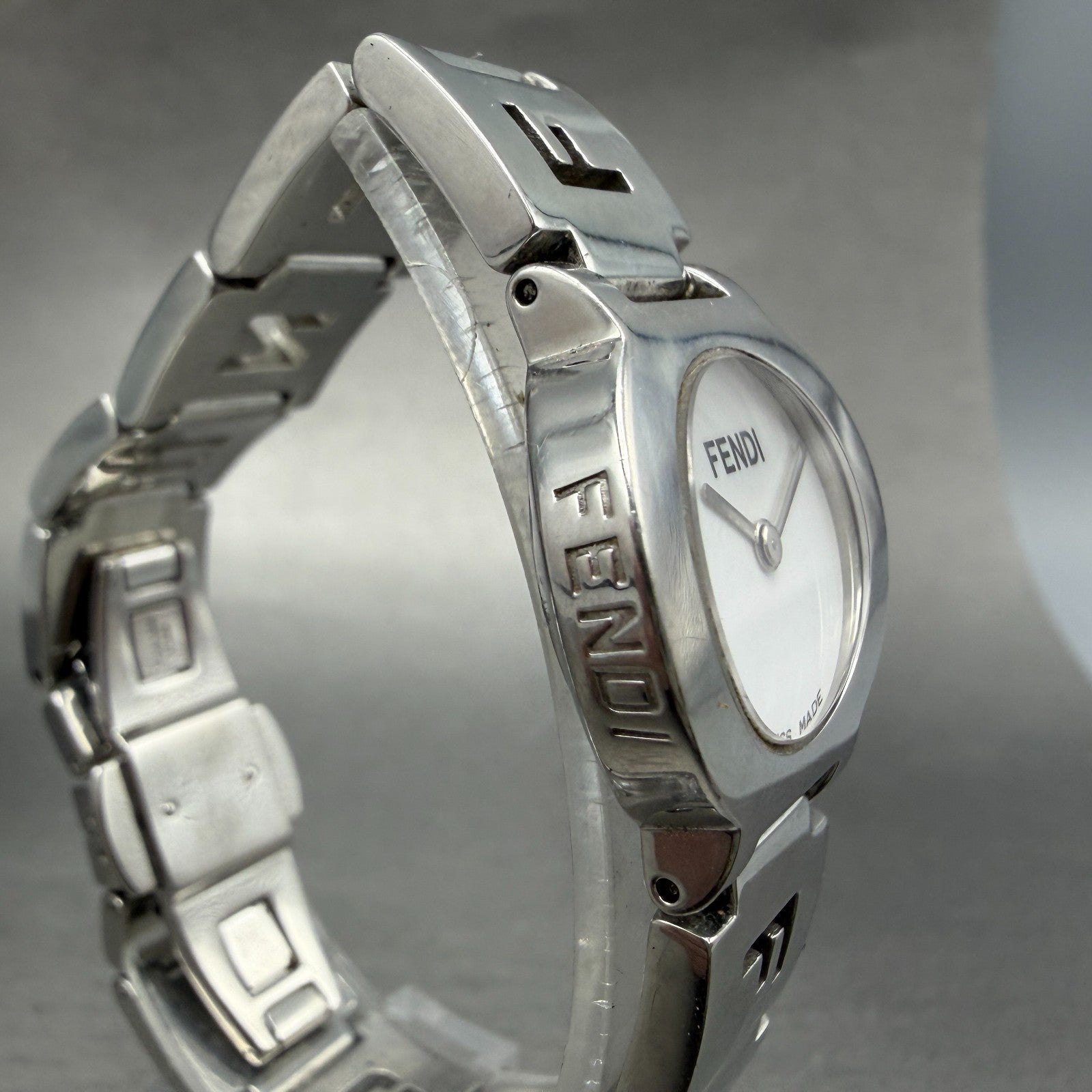 Fendi 3050L Watch Women 24mm White Dial Steel Round Swiss New Battery3
