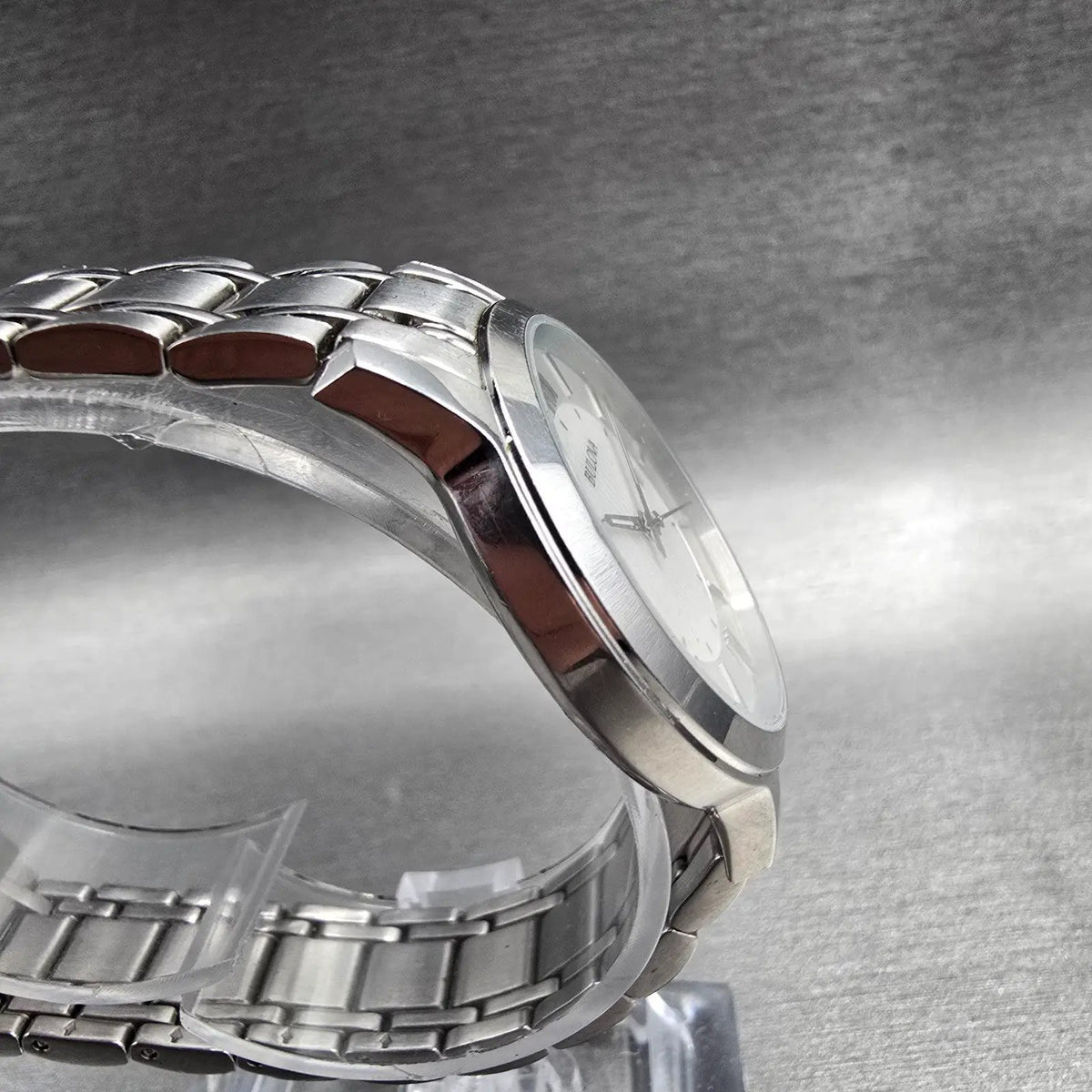 Bulova Watch Women 32mm MOP Dial Silver Tone Date Round 96M140 New Battery3