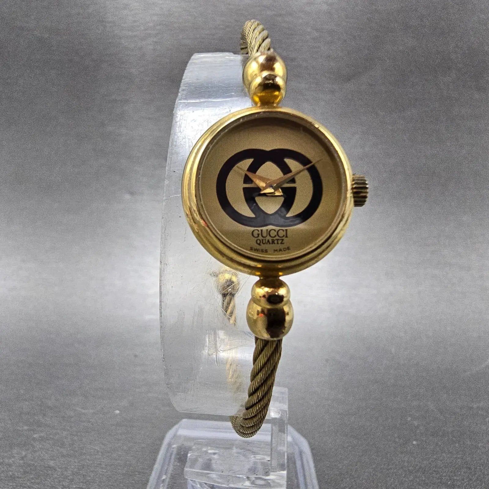 Gucci Watch Women 20mm Black Dial Gold Plated Round 2047L New Battery Vintage5