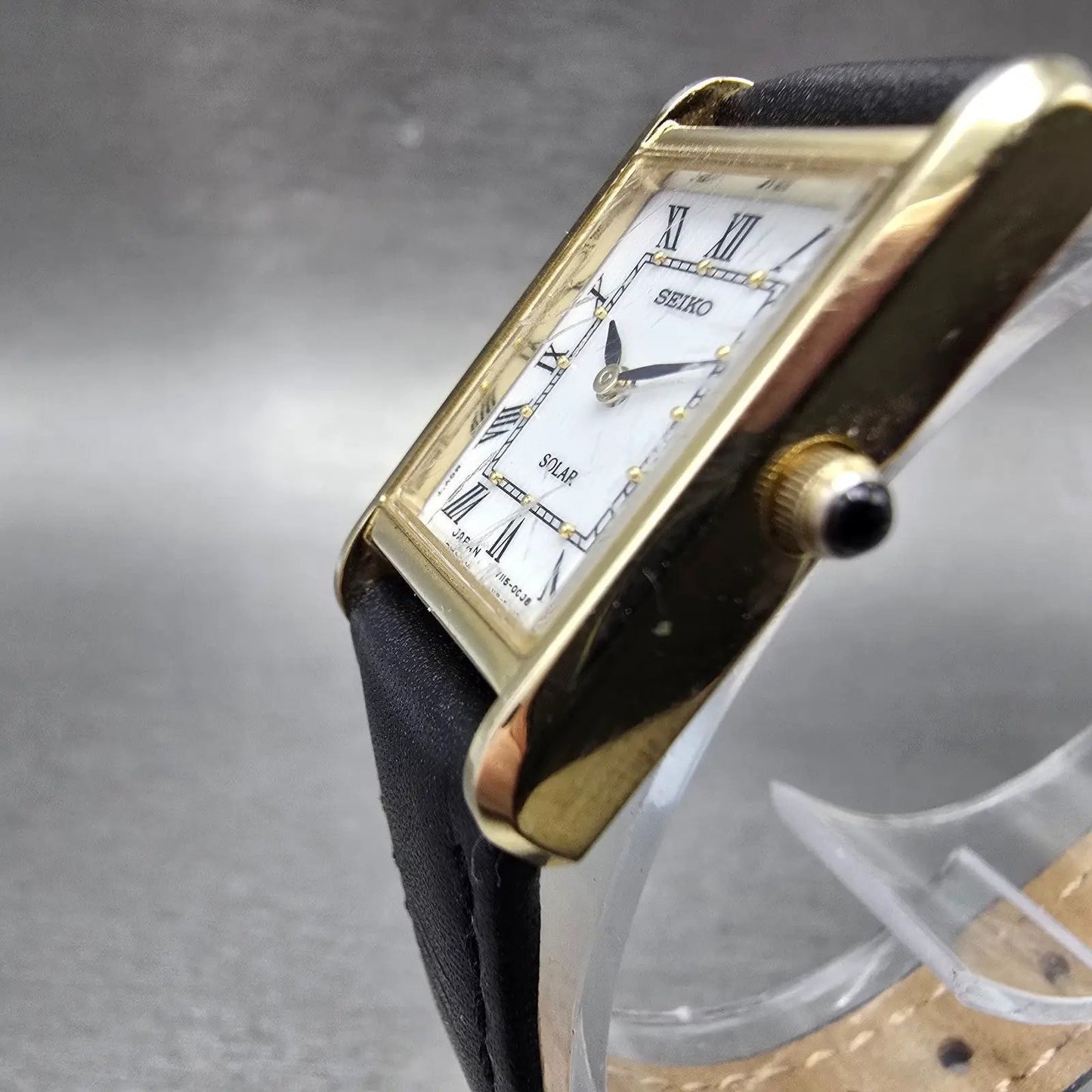 Seiko Solar Tank Watch Women 18mm White Dial Gold Tone V115-0BD0 Rectangle Runs2