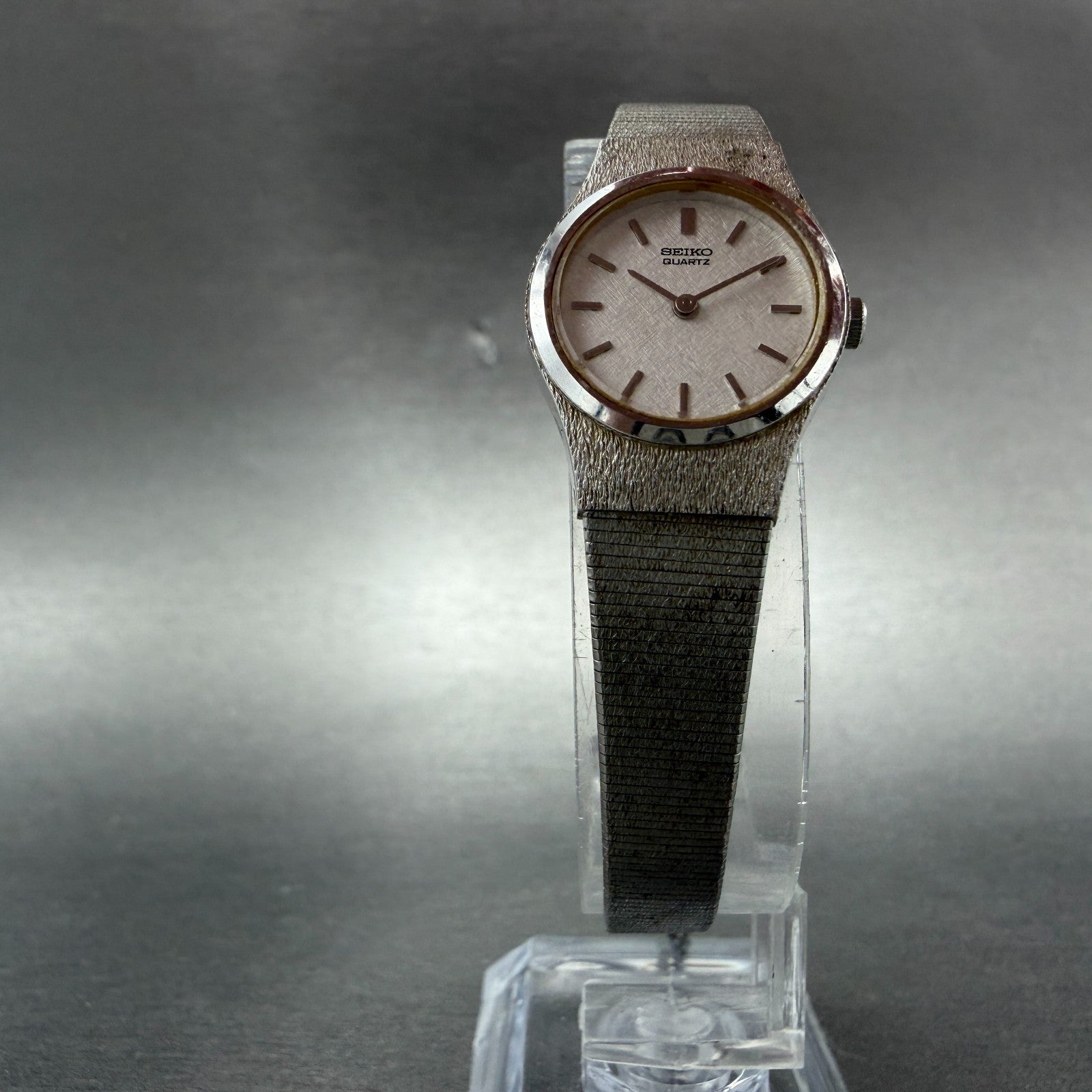 Seiko Watch Women 18mm Silver Dial Silver Tone Round 2y00-0019 New Battery NMJ5