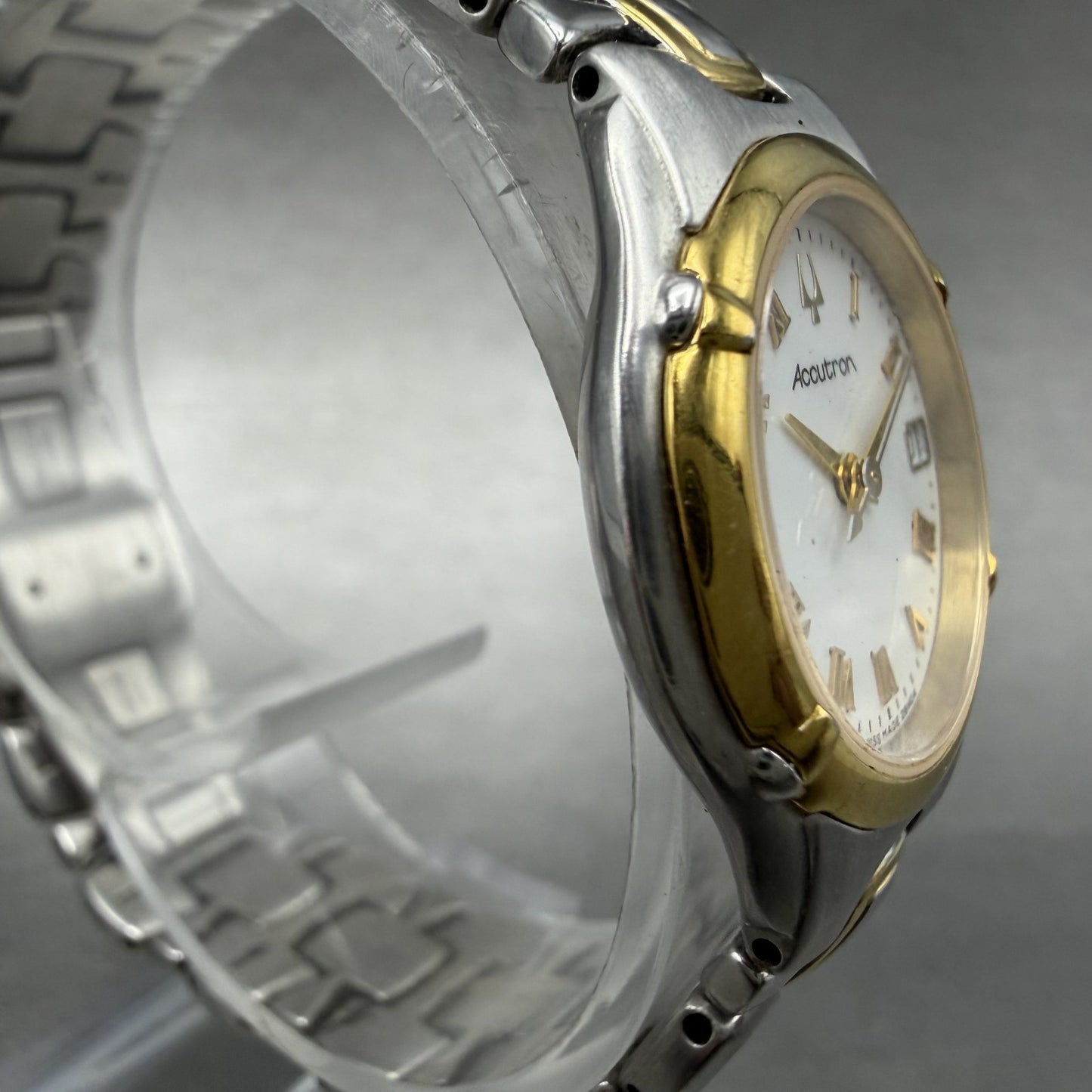 Bulova Accutron Watch Women 26mm White Dial Two Tone Date 28M04 New Batt READ!!!4