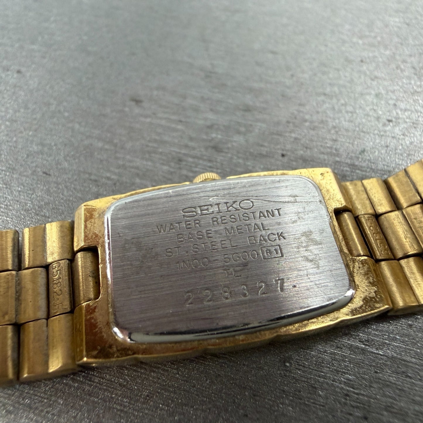 Seiko Tank Watch Women 16mm Champagne Dial Gold Tone 1N00-5G00 New Battery9