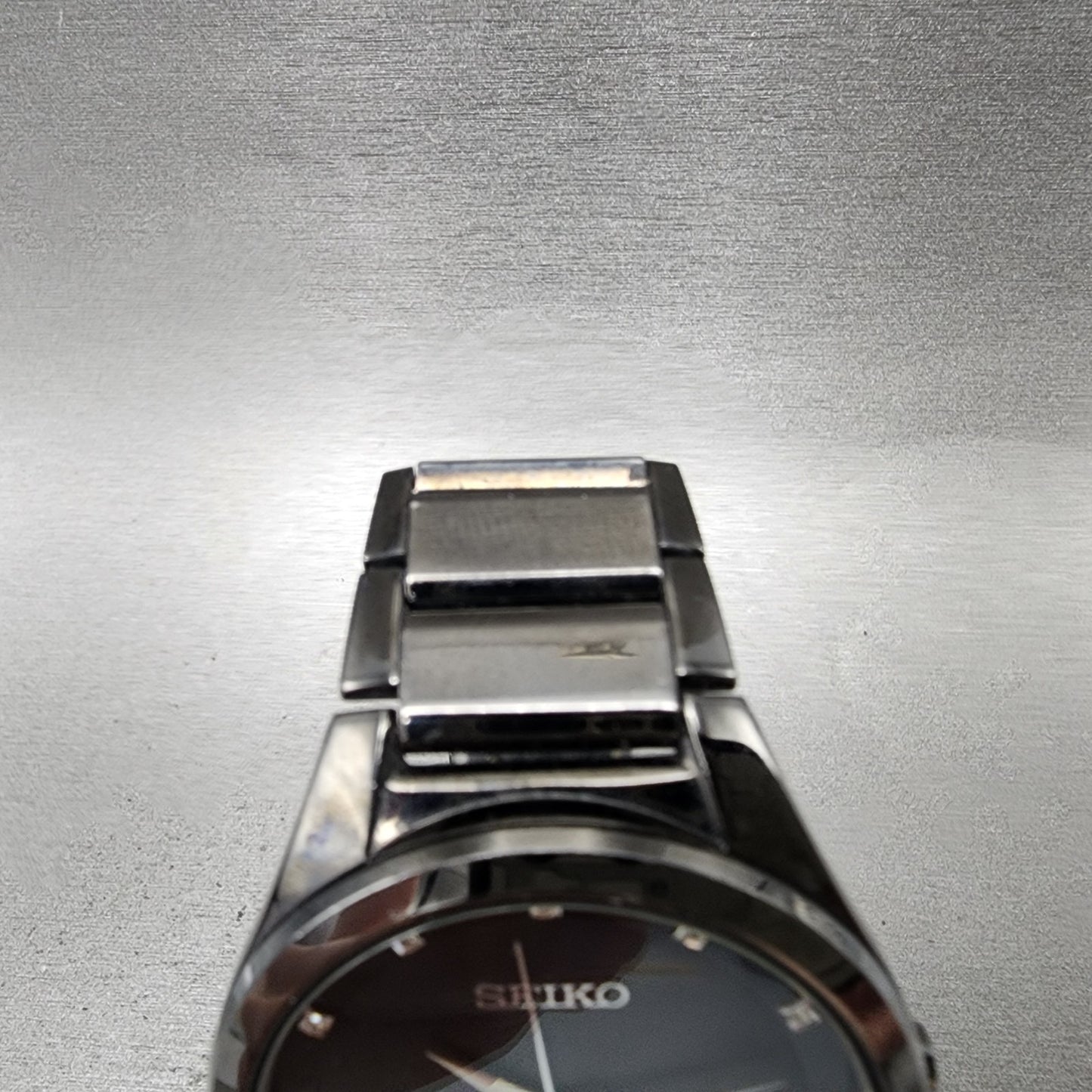 Seiko Solar Watch Men 39mm Black Dial Black Tone Date Round V1570AP0 Runs4