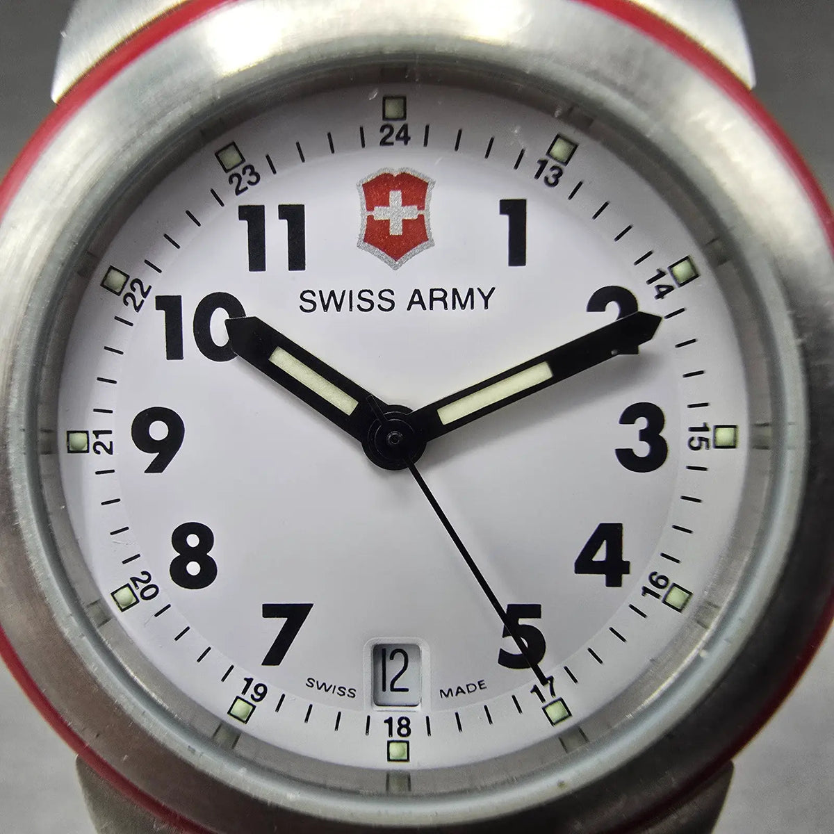 Victorinox Swiss Army Original SAI Watch Women 28mm White Dial Steel Date NewBat1