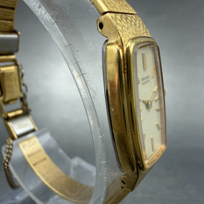 Seiko Tank Watch Women 13mm White Dial Gold Tone Rectangle 2e20-5010 New Batt J73