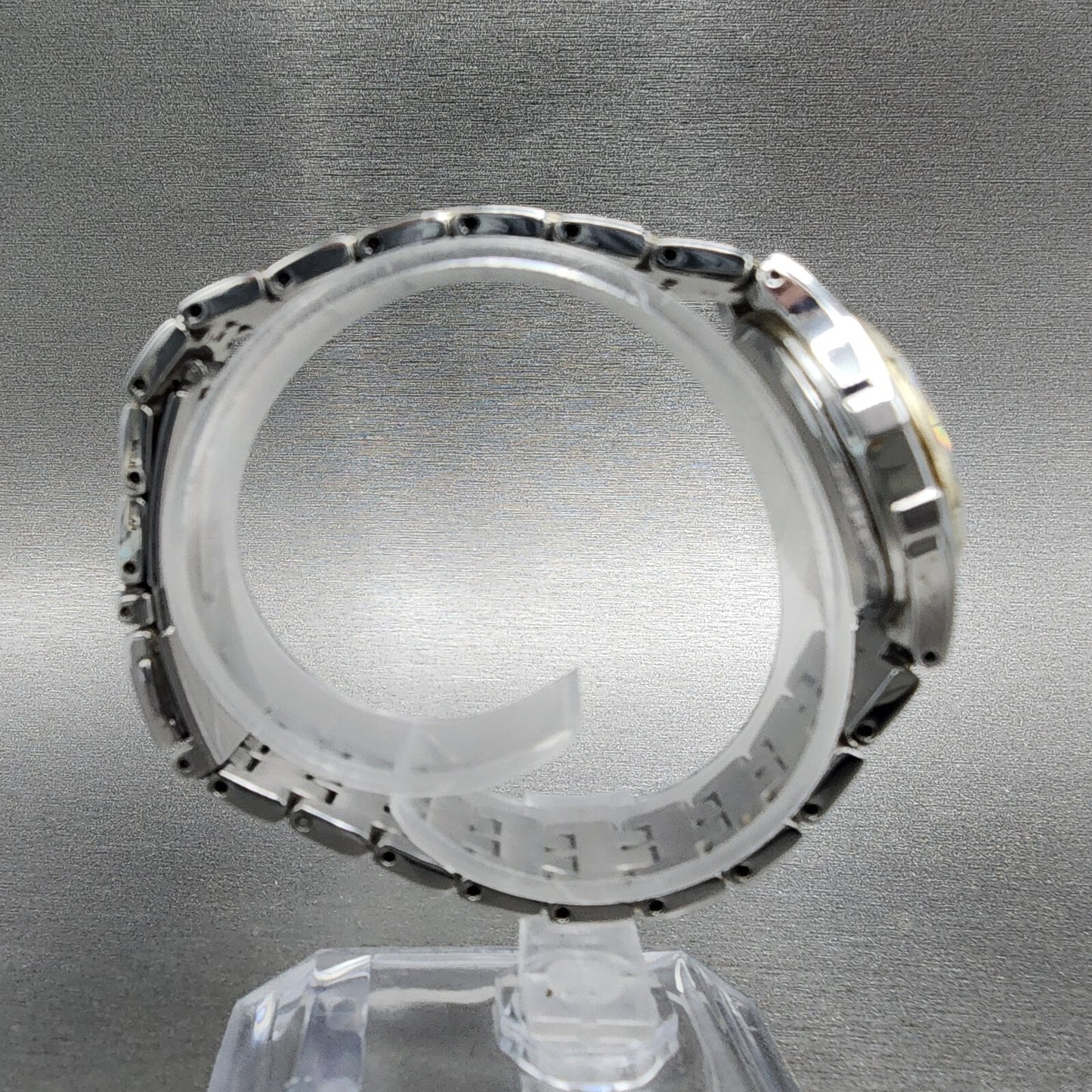 Seiko Solar Watch Women 28mm White Dial Two Tone Daydate Round V1870AC0 Runs8