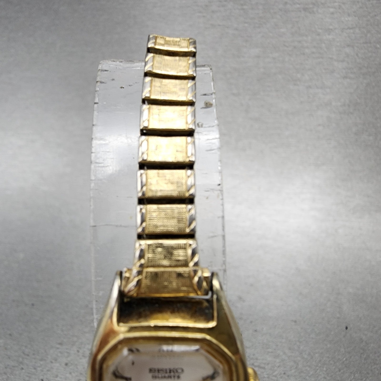 Seiko Tank Watch Women 17mm White Dial Gold Tone 23206559 Roman New Battery4