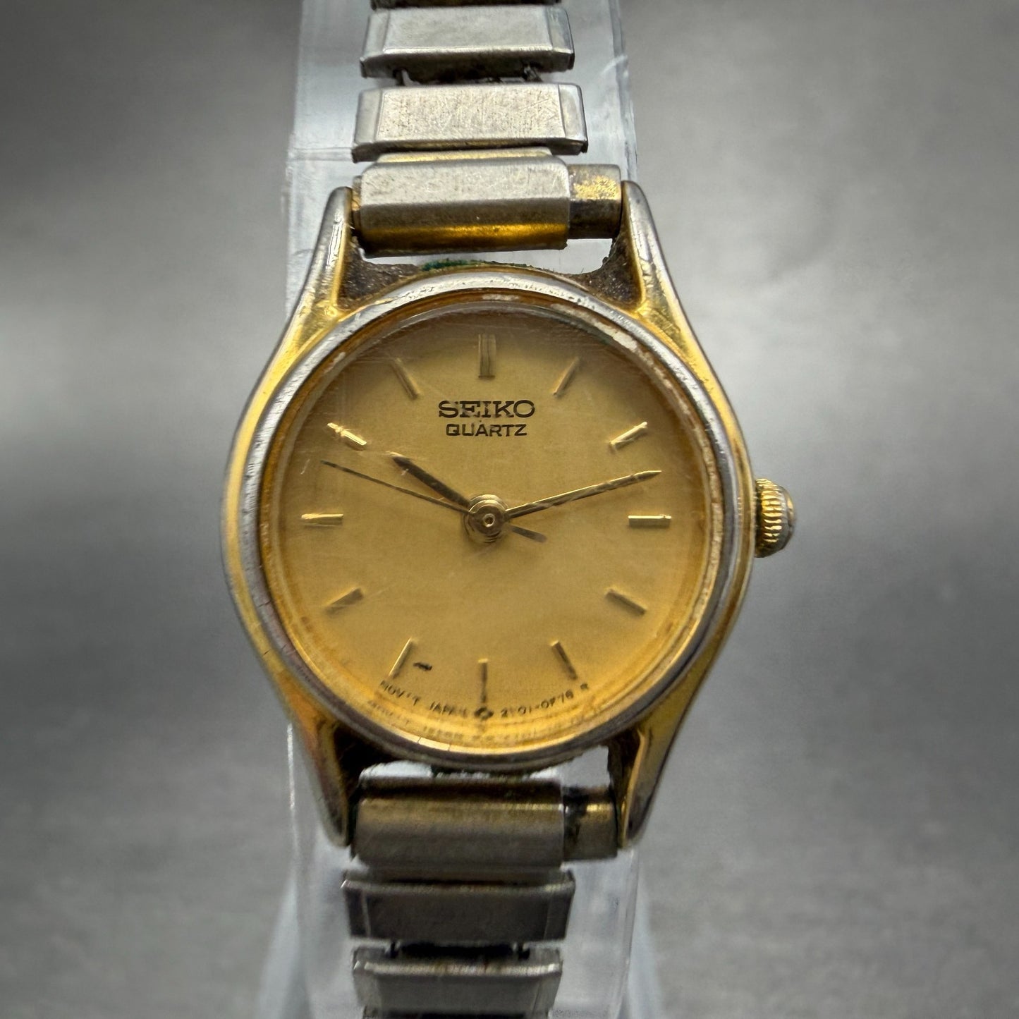 Seiko Watch Women 20mm Champagne Dial Gold Tone Round 2Y01-0A19 New Battery VTG10