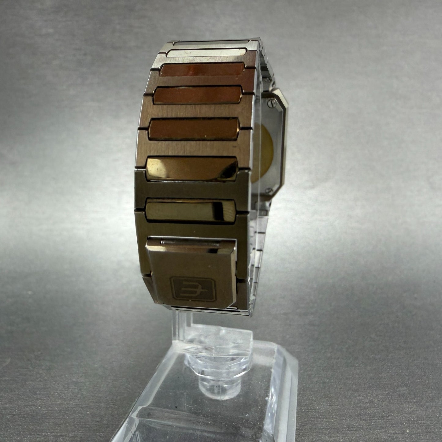 Citizen Exceed Watch Men 27mm Black Dial Gold Tone Rectangle 2730-272170 New Bat7