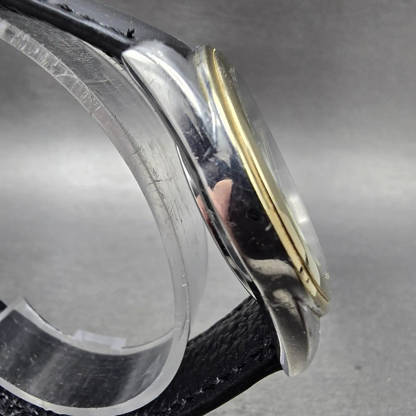 Citizen Eco-Drive Watch Men 35mm Black Dial Two Tone Daydate E101-S056535 Runs3