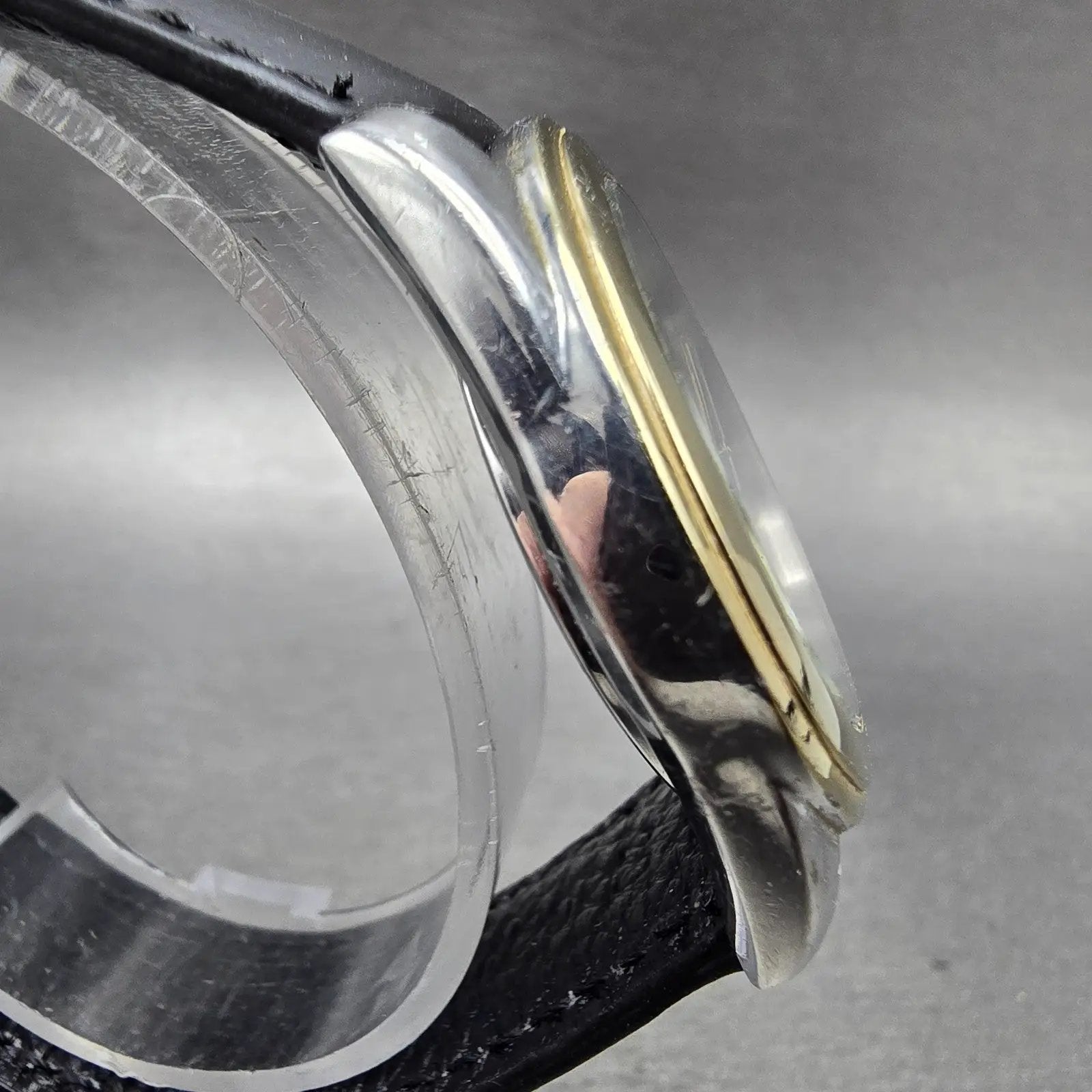 Citizen Eco-Drive Watch Men 35mm Black Dial Two Tone Daydate E101-S056535 Runs3