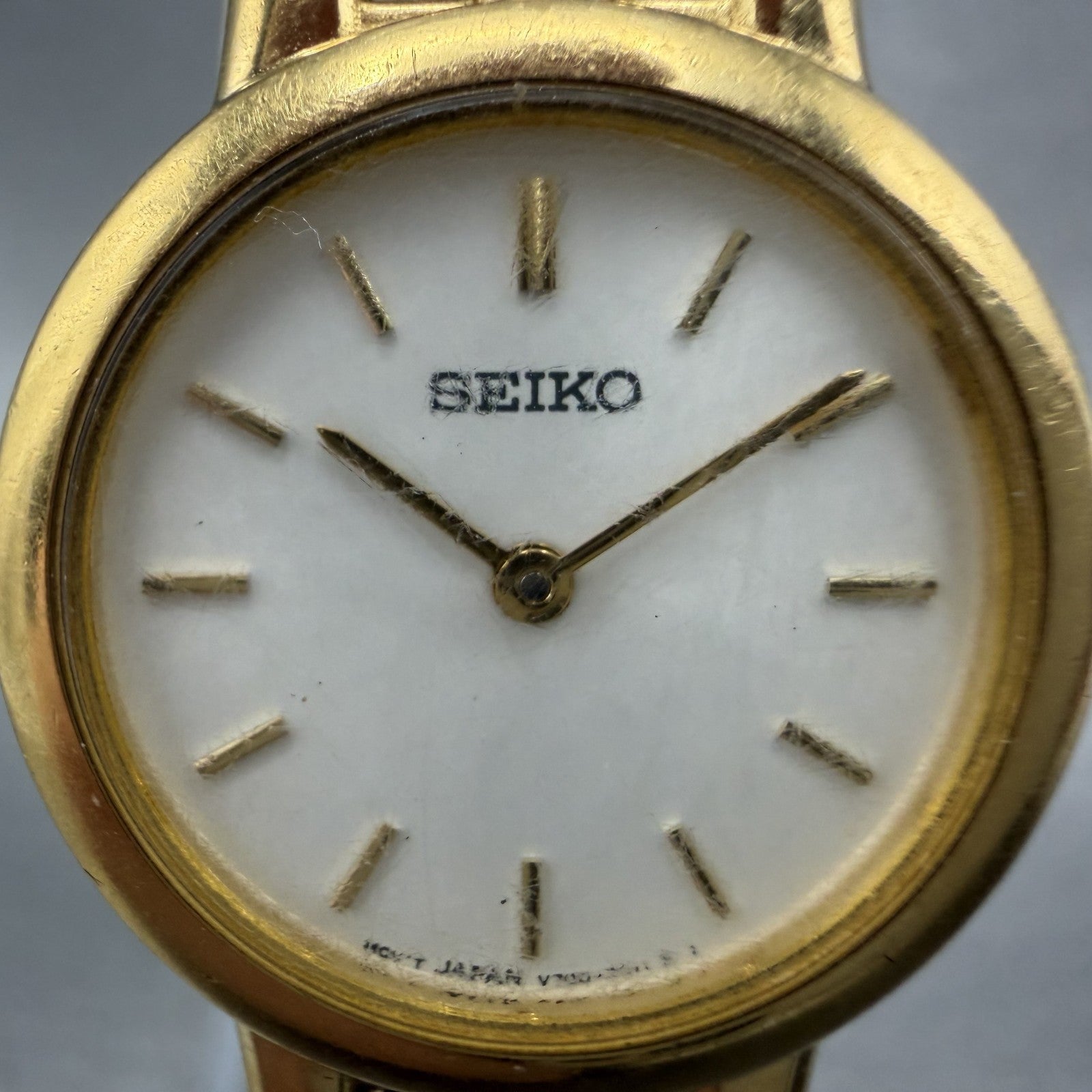 Seiko Watch Women 24mm White Dial Gold Tone Round V700-6389 New Battery ABC1