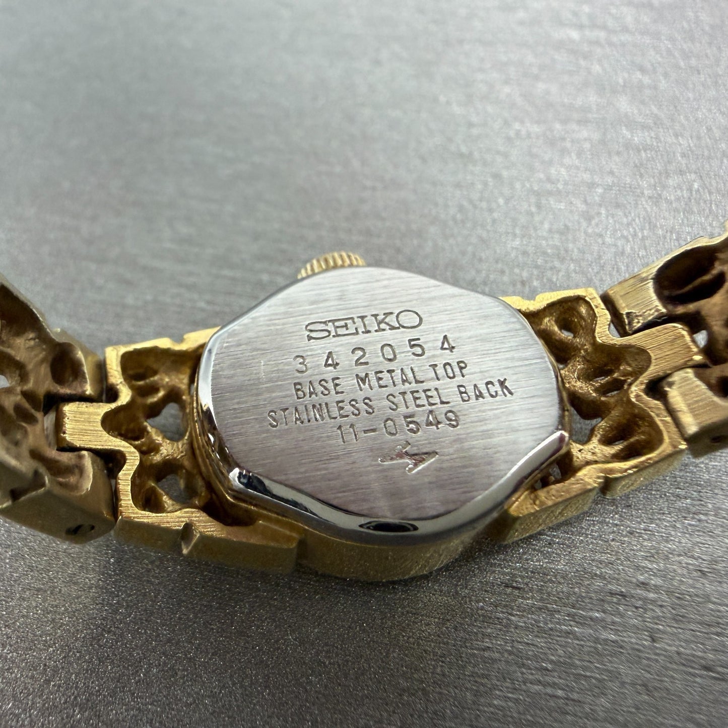 Seiko Watch Women 16mm Silver Dial Gold Tone Manual Round 11-0549 Runs Vintage9