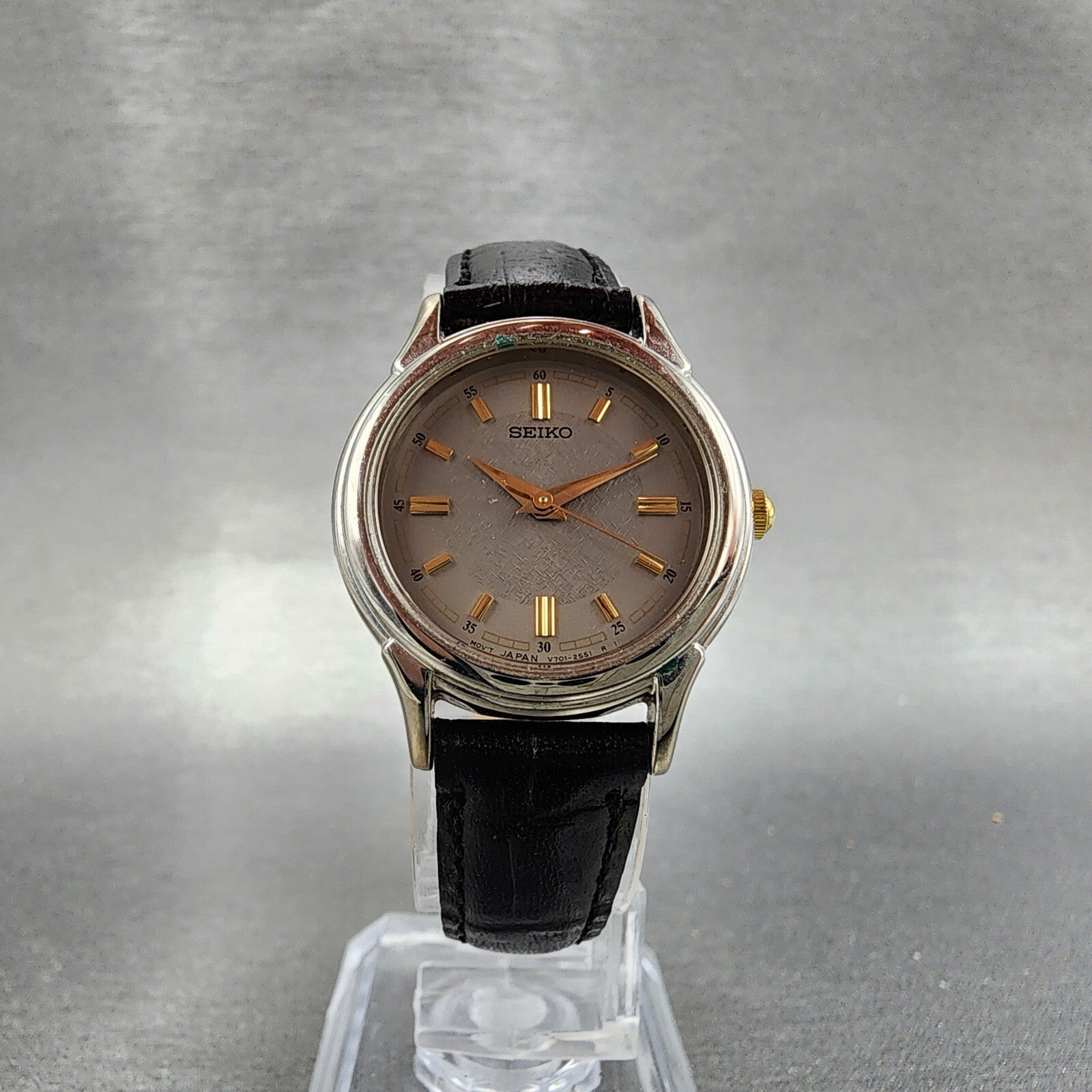 Seiko Watch Women 25mm Gray Dial Silver Tone Round Leather V7011930 New Battery5