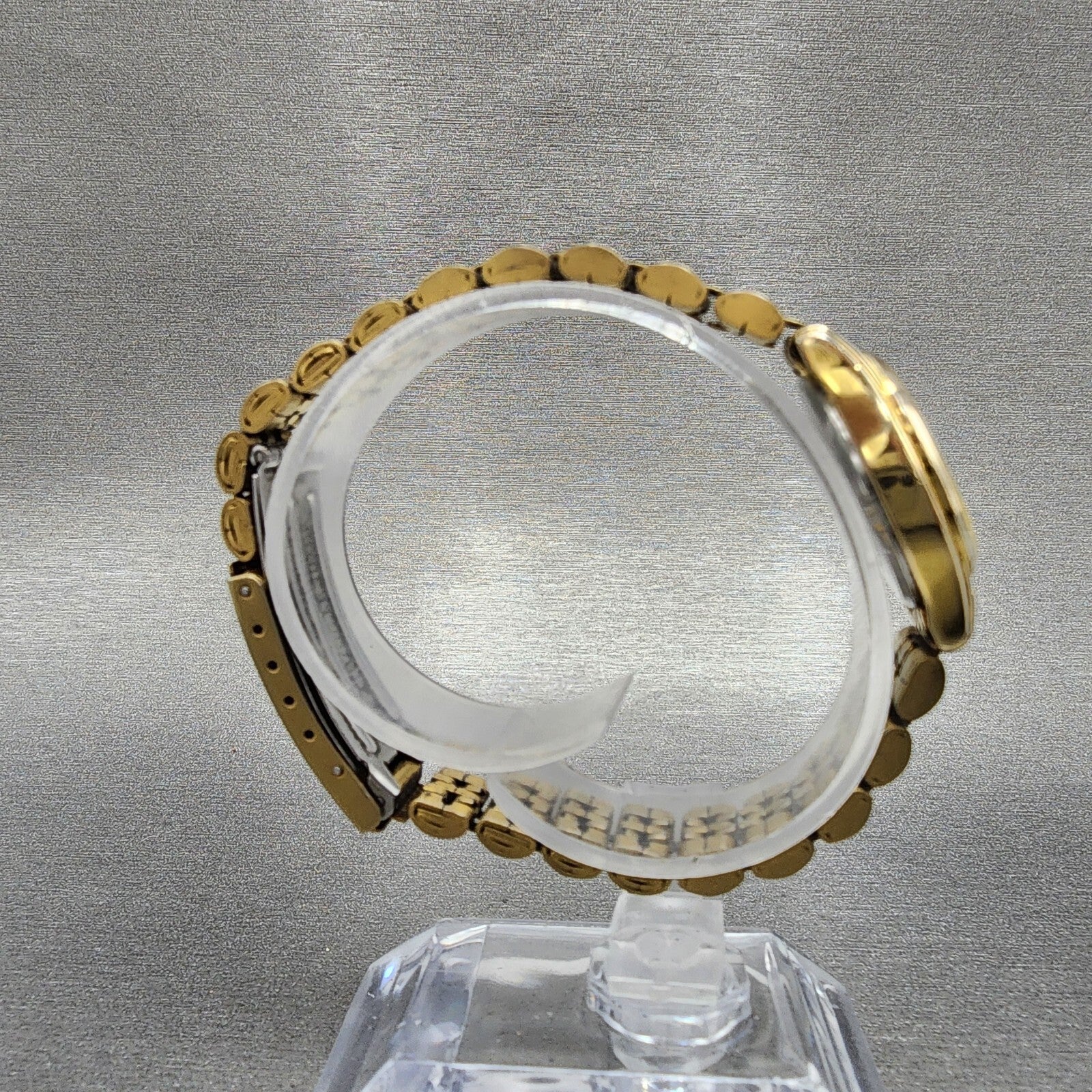 Citizen Watch Women 23mm Champagne Dial Gold Tone Daydate 6000S38231 New Batt8