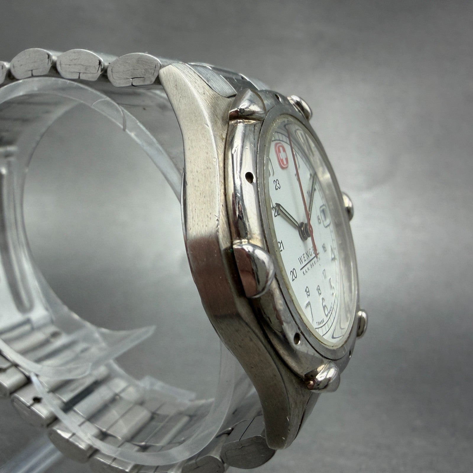 Wenger Watch Men 36mm White Dial Silver Tone Date Round PARTS Vintage4