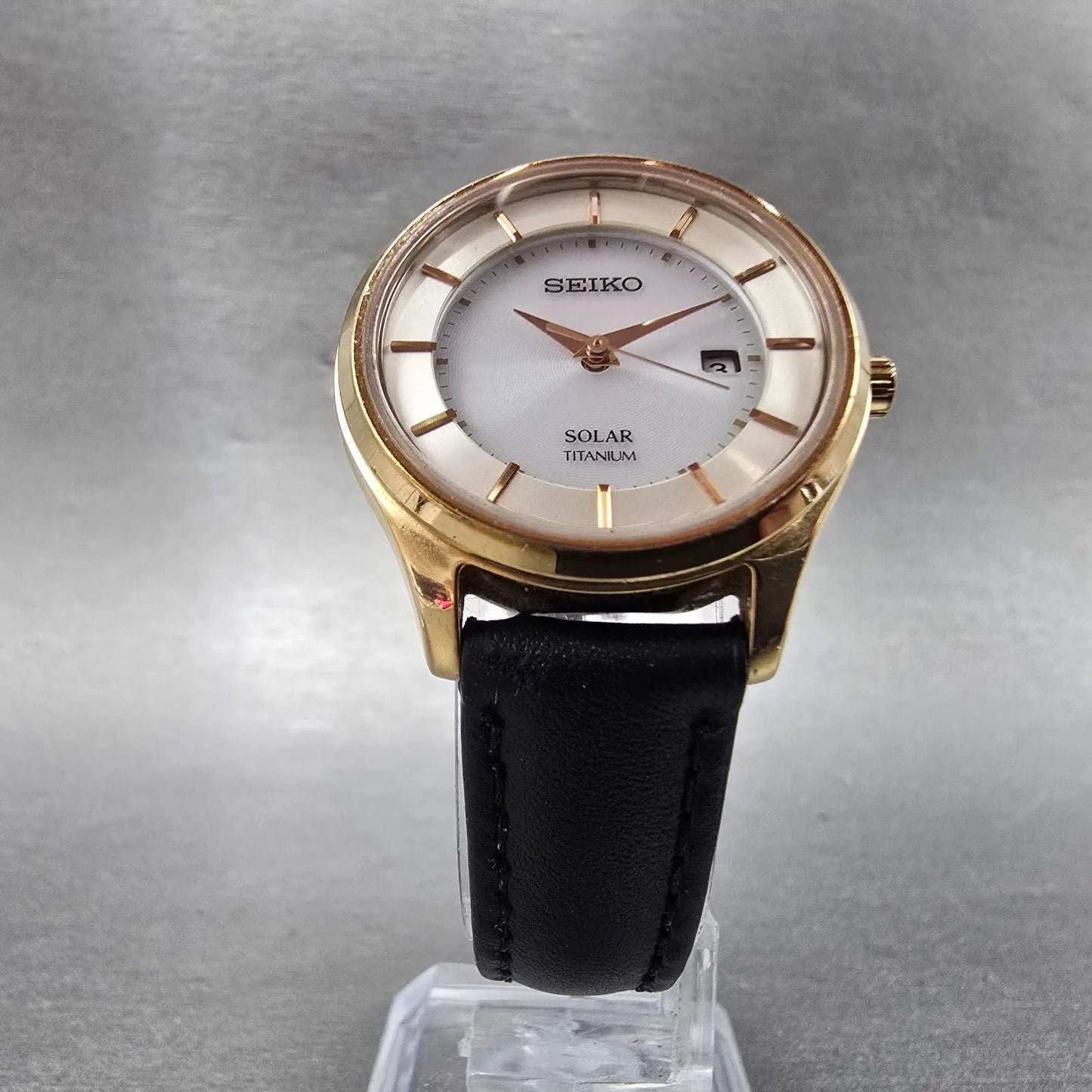 Seiko Solar Watch Women 29mm White Dial Rose Gold Tone Titanium Date Round Runs5