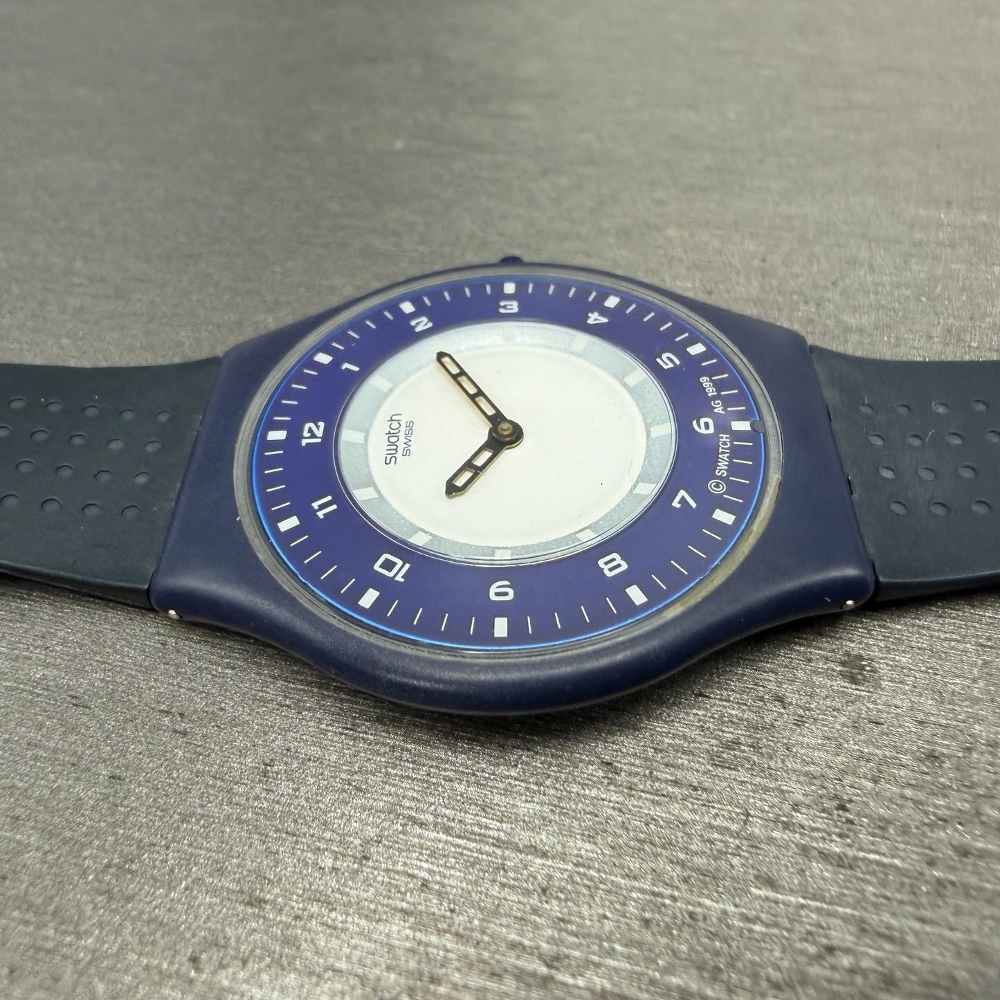 Swatch Skin Monoblue Watch Men 34mm White Dial Blue Tone Round SFN100 New Batt5