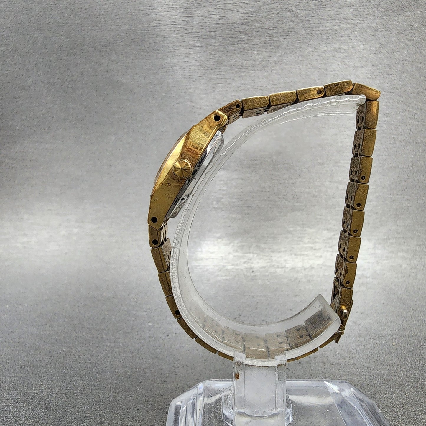 Citizen CQ Watch Women 18mm Champagne Dial Gold Tone 4752457 New Battery7