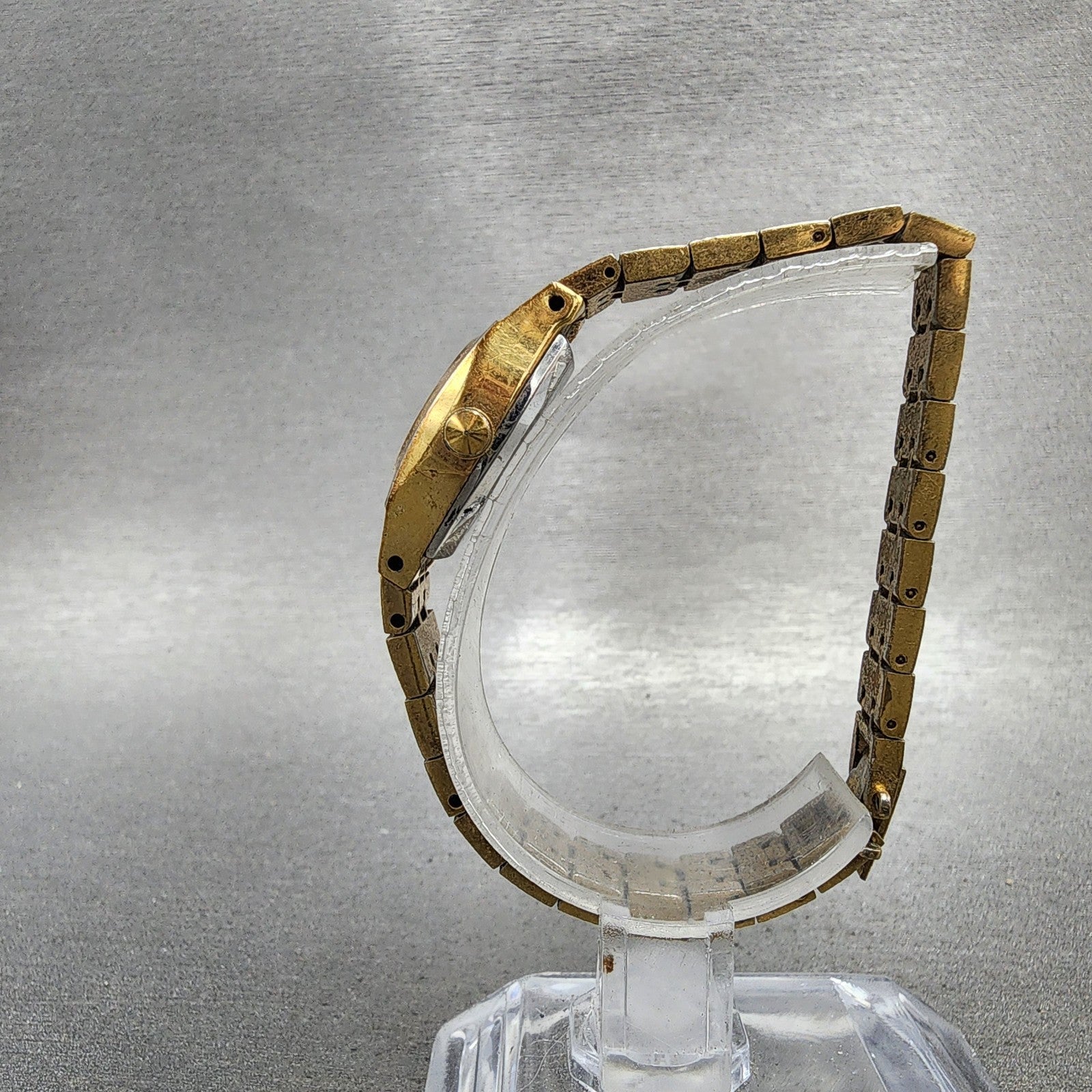 Citizen CQ Watch Women 18mm Champagne Dial Gold Tone 4752457 New Battery7