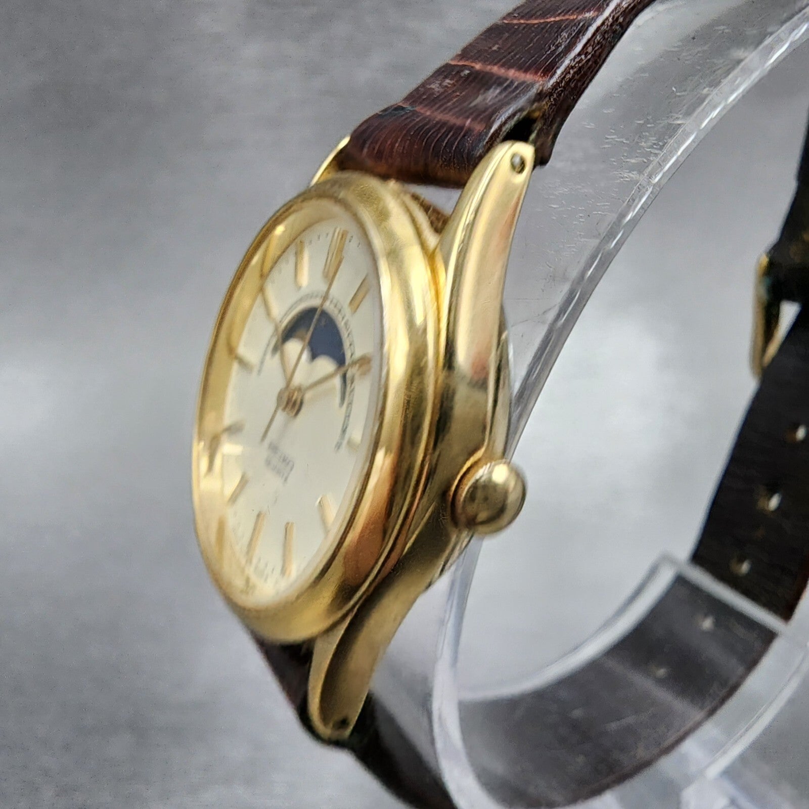 Seiko Moonphase Watch Women 25mm Champange Dial Gold Tone 2A240048 New Battery2