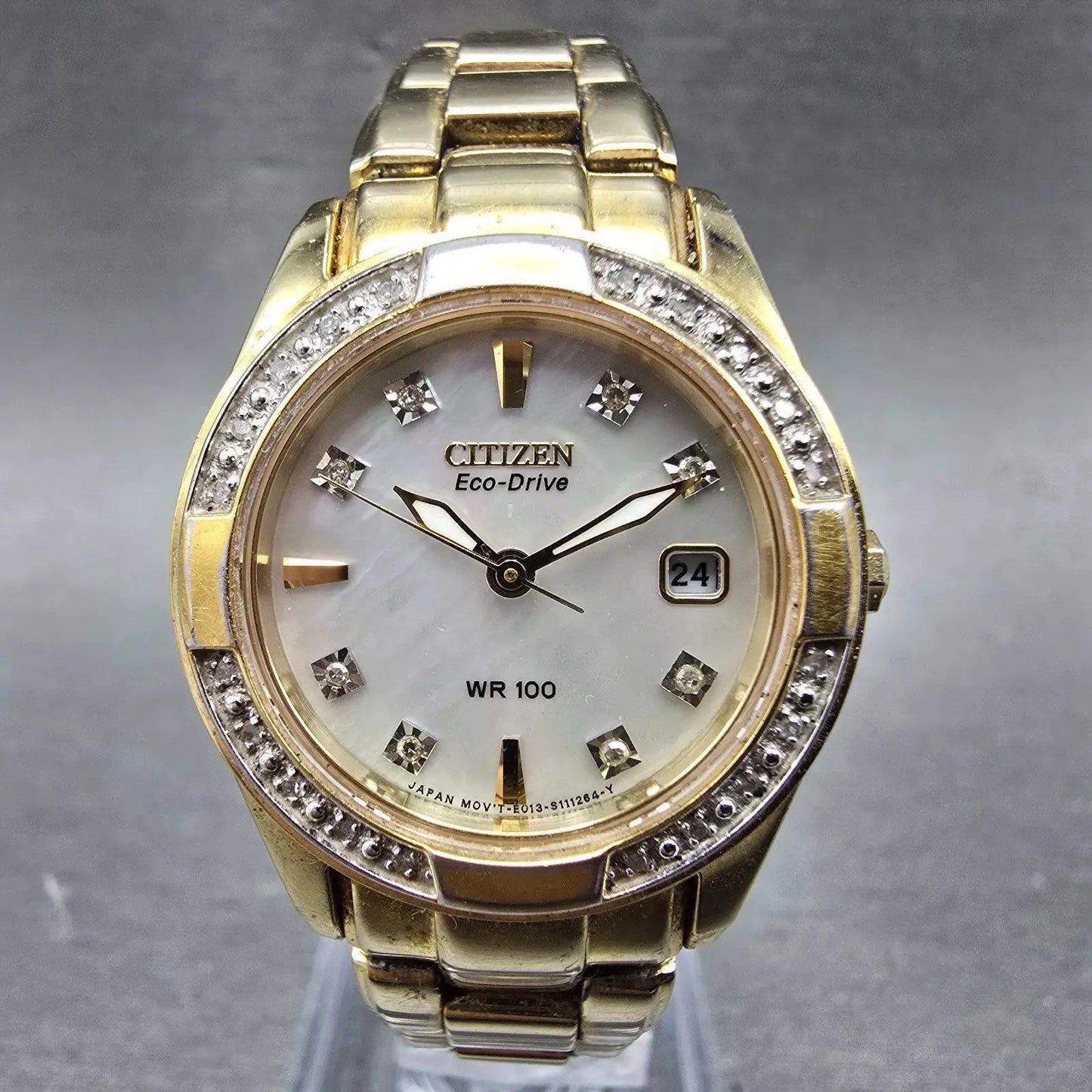 Citizen Eco-Drive Watch Women 26mm MOP Dial Gold Tone Date E013-S076404 Runs0