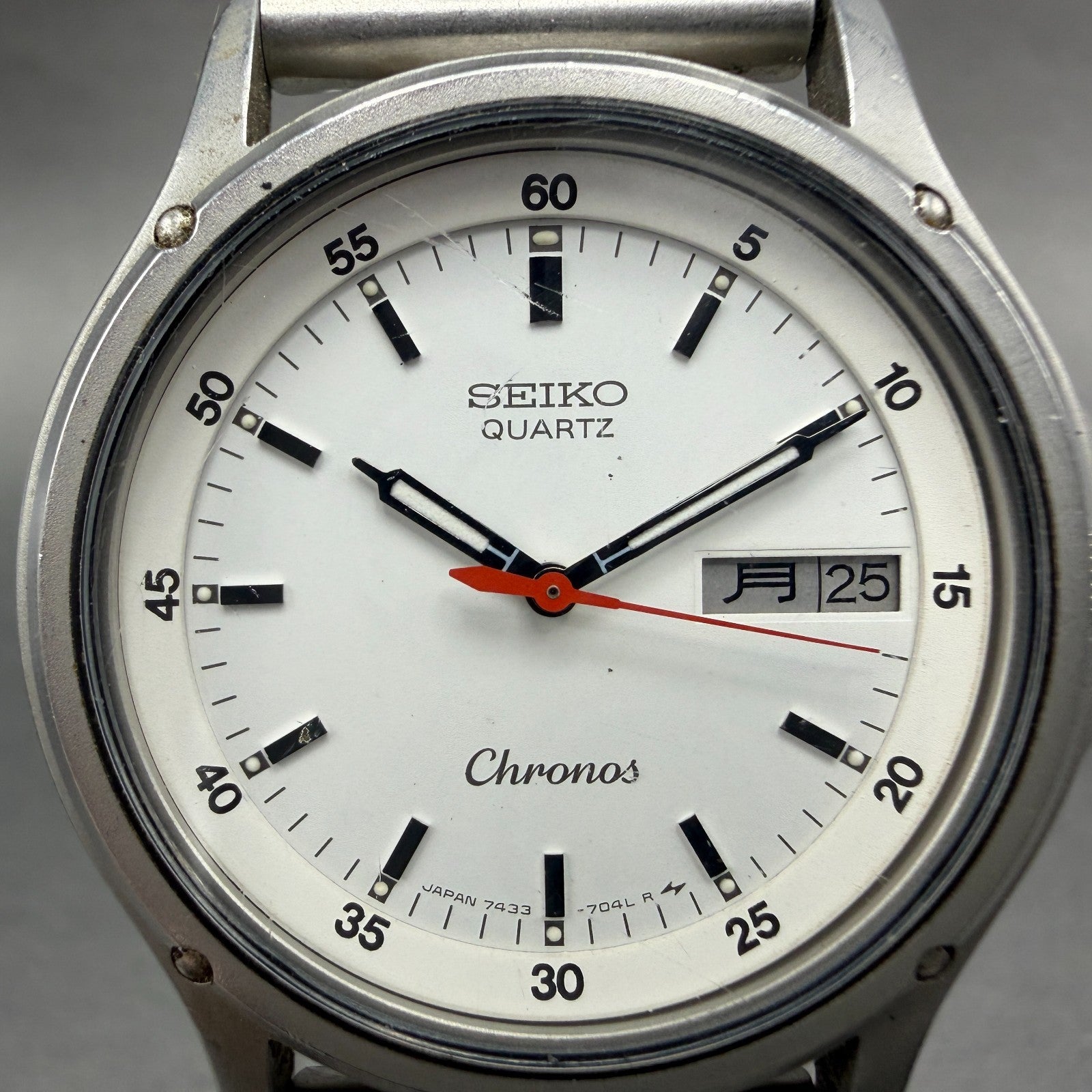 Seiko Chronos Watch Men 34mm White Dial Silver Tone Daydate 7433-7030 NewBattery1