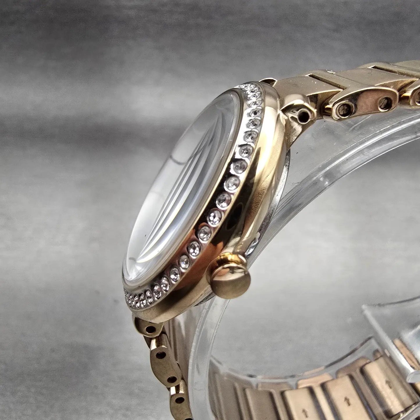 Citizen Eco-Drive Watch Women 30mm MOP Dial Gold Tone Gemmed E031-R007645 Works2
