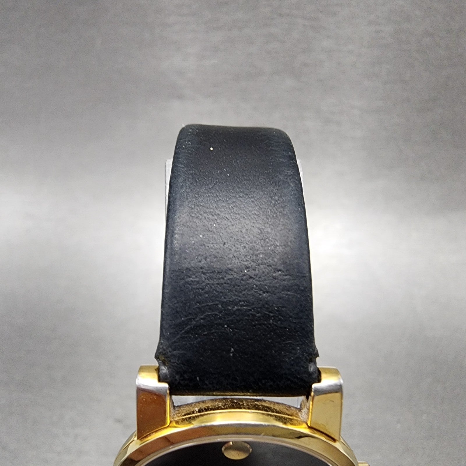 Movado Muesum Watch Women 25mm Black Dial Gold Tone Round 87 A1 845 New Battery4