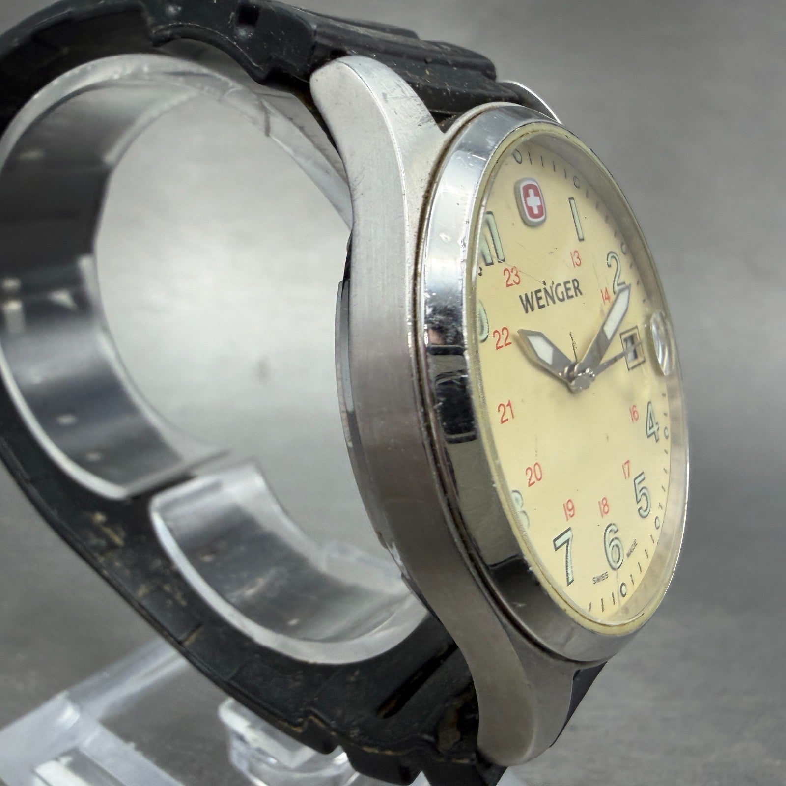 Wenger Watch Men 38mm Cream Dial Silver Tone Date Round 7270X PARTS Vintage4