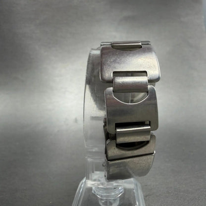 48031418