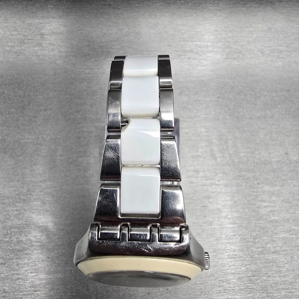 Swatch Tresor Blanc Watch Women 33mm White Dial Silver Tone YLS141GC New Battery4