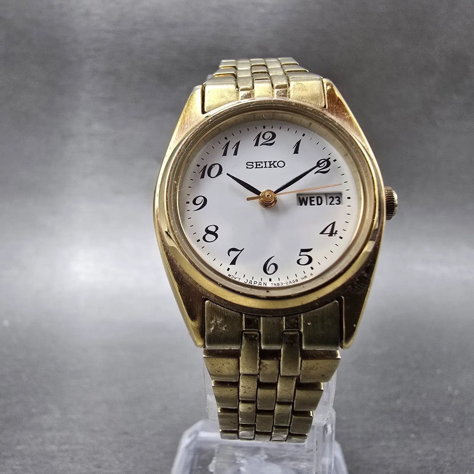 Seiko Watch Women 23mm White Dial Gold Tone Daydate Round 7N83-0011 New Batteryk5