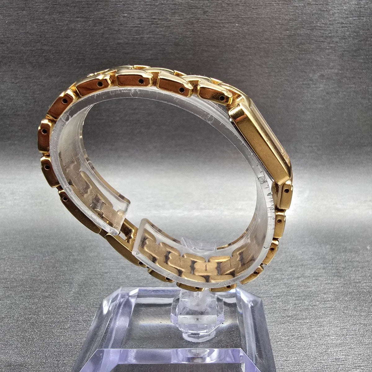 Seiko Tank Watch Women 16mm White Dial Gold Tone Rectangle 1N00-6T10 New Battery8