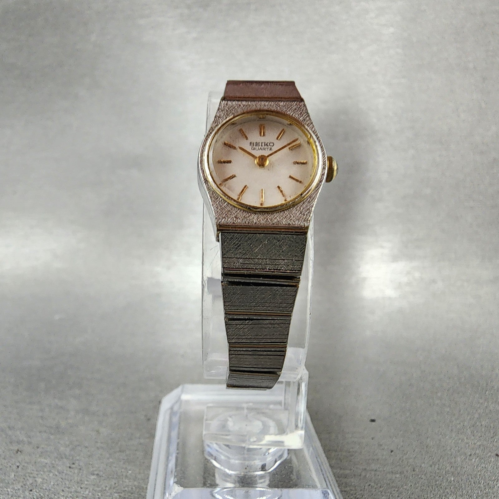 Seiko Watch Women 17mm Silver Dial Two Tone Round 54200129 New Battery Vintage5