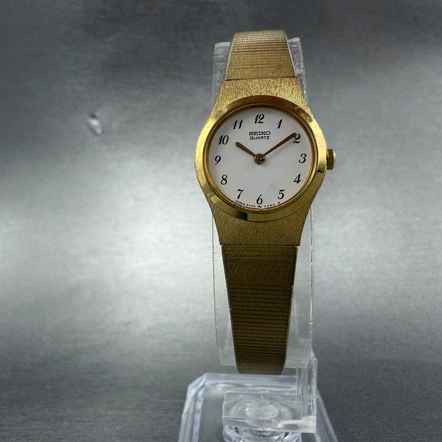 Seiko Watch Women 19mm White Dial Gold Tone Round Vinatge 2Y00-0010 New Battery5