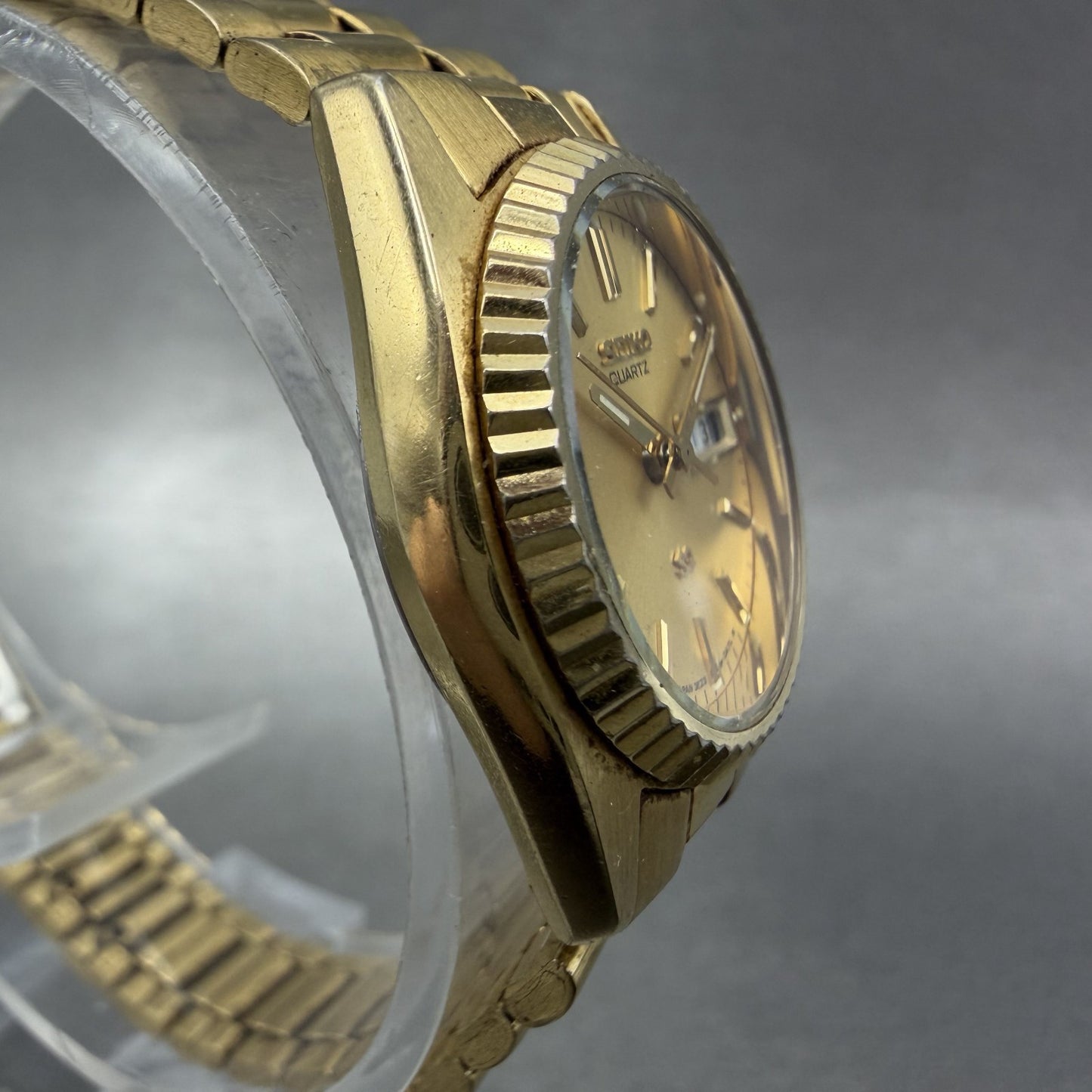 Seiko SQ Watch Women 24mm Champagne Dial Gold Tone Daydate 3e230a69 New Battery3