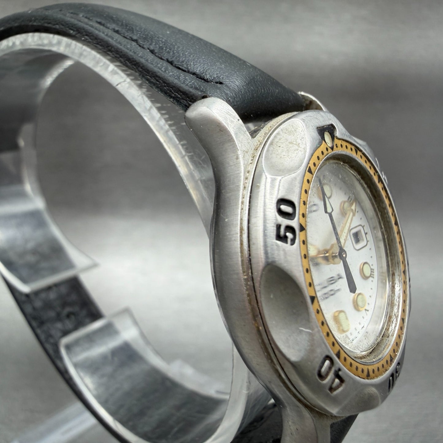 Seiko Scuba Dive Watch Women 31mm White dial Two Tone Date 3E250A10 New Battery3