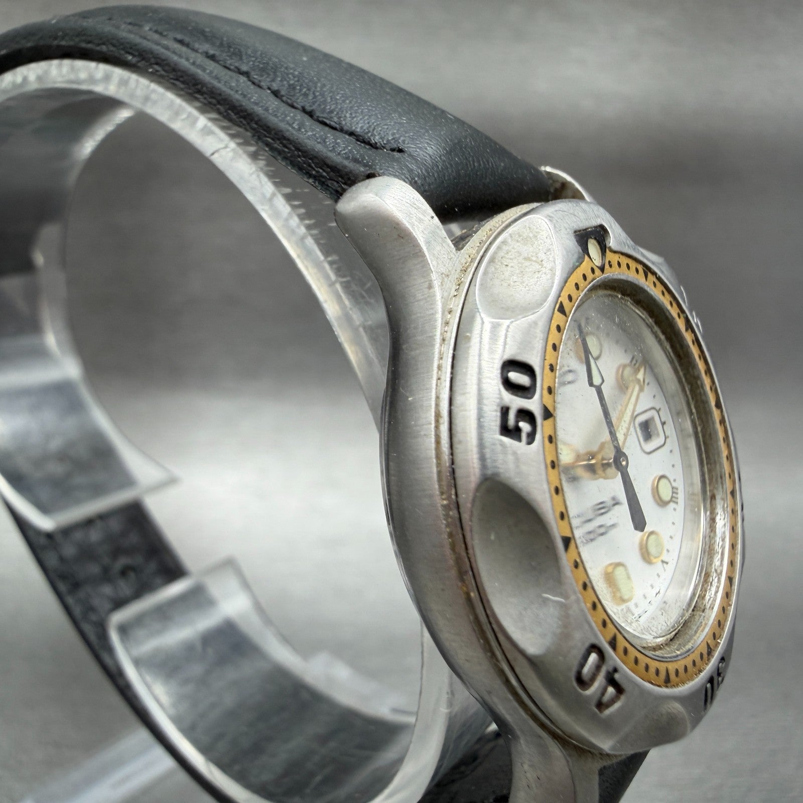 Seiko Scuba Dive Watch Women 31mm White dial Two Tone Date 3E250A10 New Battery3
