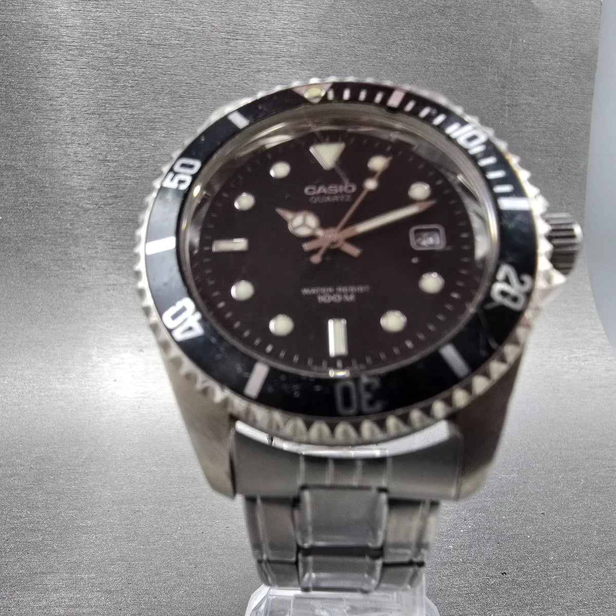 Casio MTD-1010 Dive Watch Men 40mm Black Dial Silver Tone Date Round PARTS6