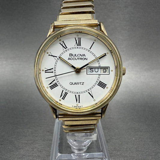 Bulova Accutron Watch Men 33mm White Dial Gold Tone Vintage Daydate New Battery0