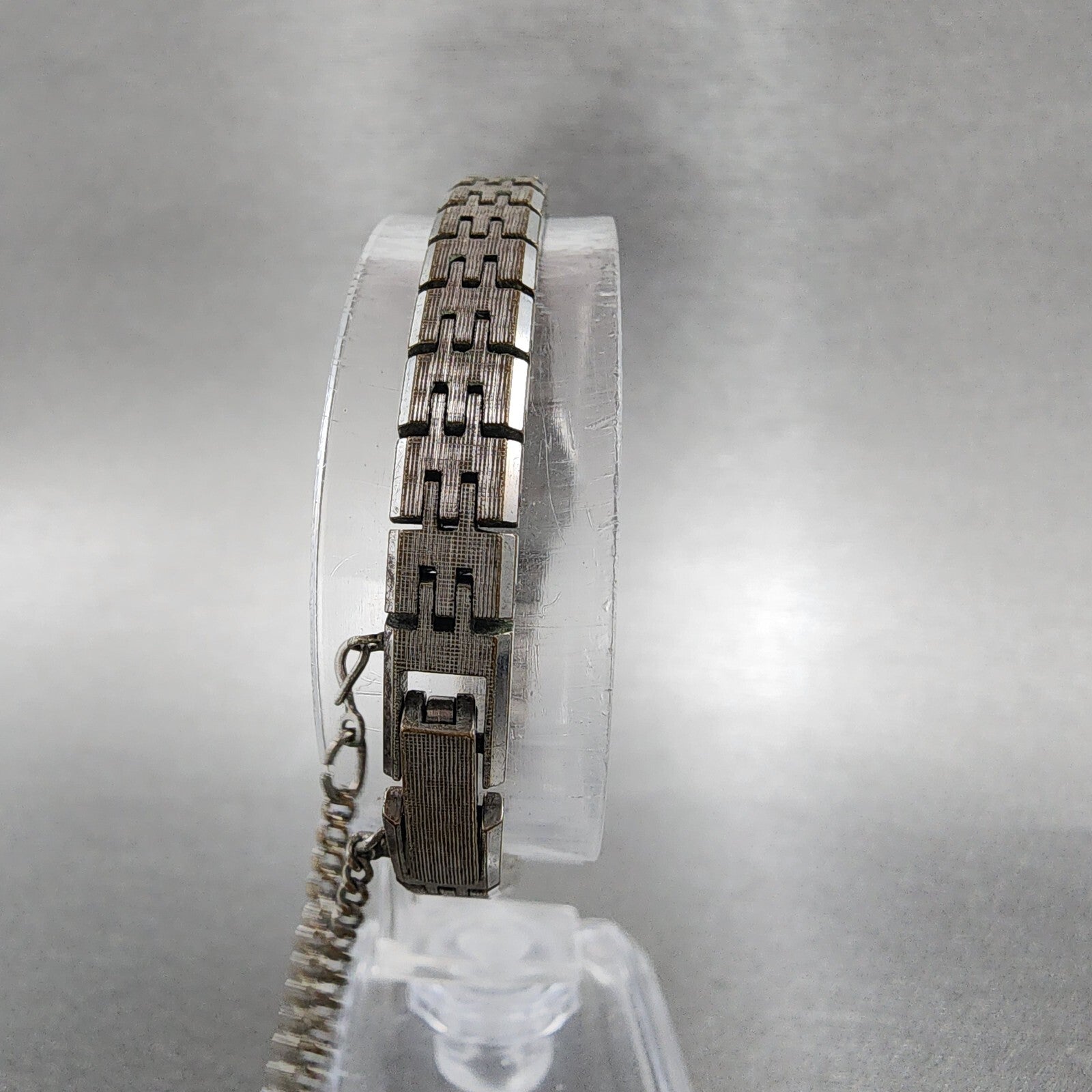 Seiko Watch Women 17mm Silver Dial Silver Tone Manual Round 110330 Runs7