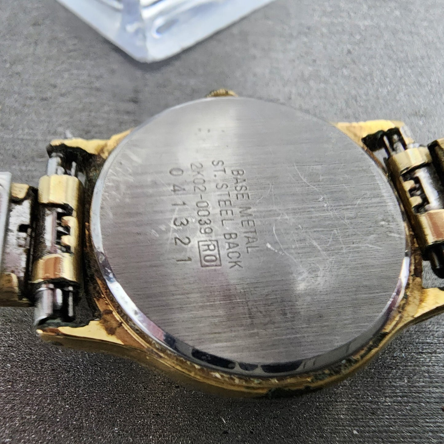 Seiko Watch Women 26mm White Dial Gold Tone Small Seconds Round 2K02-0039 NewBat