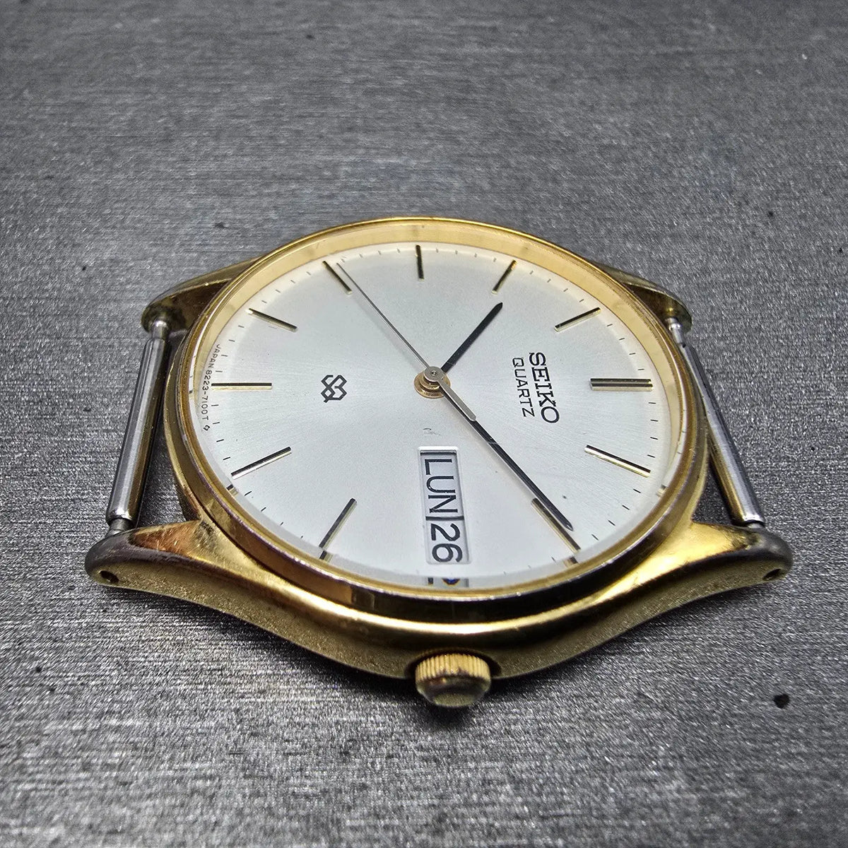 Seiko SQ Watch Men 32mm White Dial Gold Daydate Round 8223-7080 VTG PARTS7