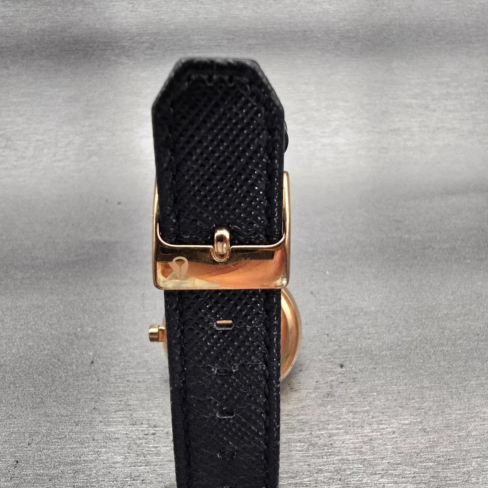 Nixon The Kensington Watch Men 37mm Black Dial Gold Tone Round New Battery7